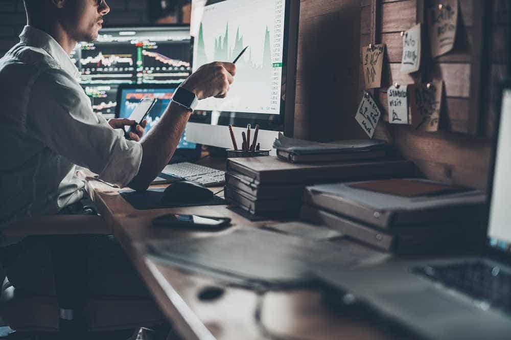 Monitor your Competitor