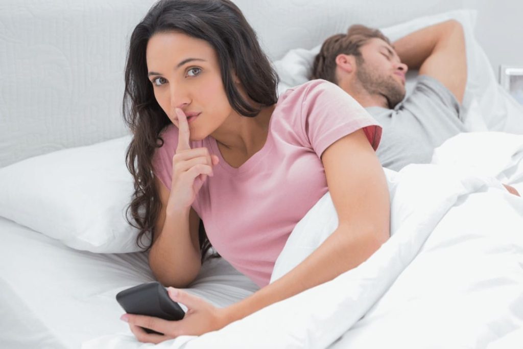 To Spy on a Lover